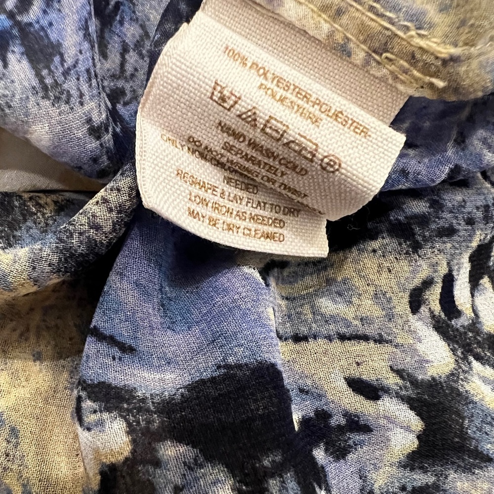 EUC ✵☽Free People☾✵ Sheer Button Down Blouse | Blue Roll Tab Animal Top | XS - Picture 10 of 15